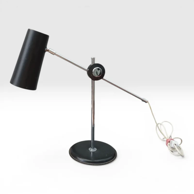 Ateljé Lyktan 781B adjustable desk lamp with chrome balance arm, black shade and leather base, Sweden 1960s