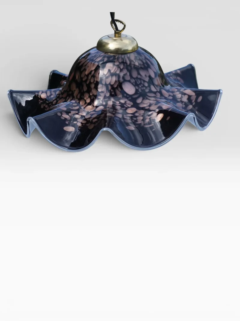 AV Mazzega – Pendelleuchte „Fazzoletto", Murano Glas Schwarz/Gold, attr. Carlo Nason, Italien 1970er