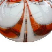 Nahaufnahme der Swirl-Textur im Muranoglas-Schirm – einzigartiges Muster aus ineinandergearbeiteten Bernstein- und Opalweiß-Glasmassen