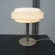 Temde Space-Age Tischleuchte opalweißes Glas Metall 1970er Gesamtansicht